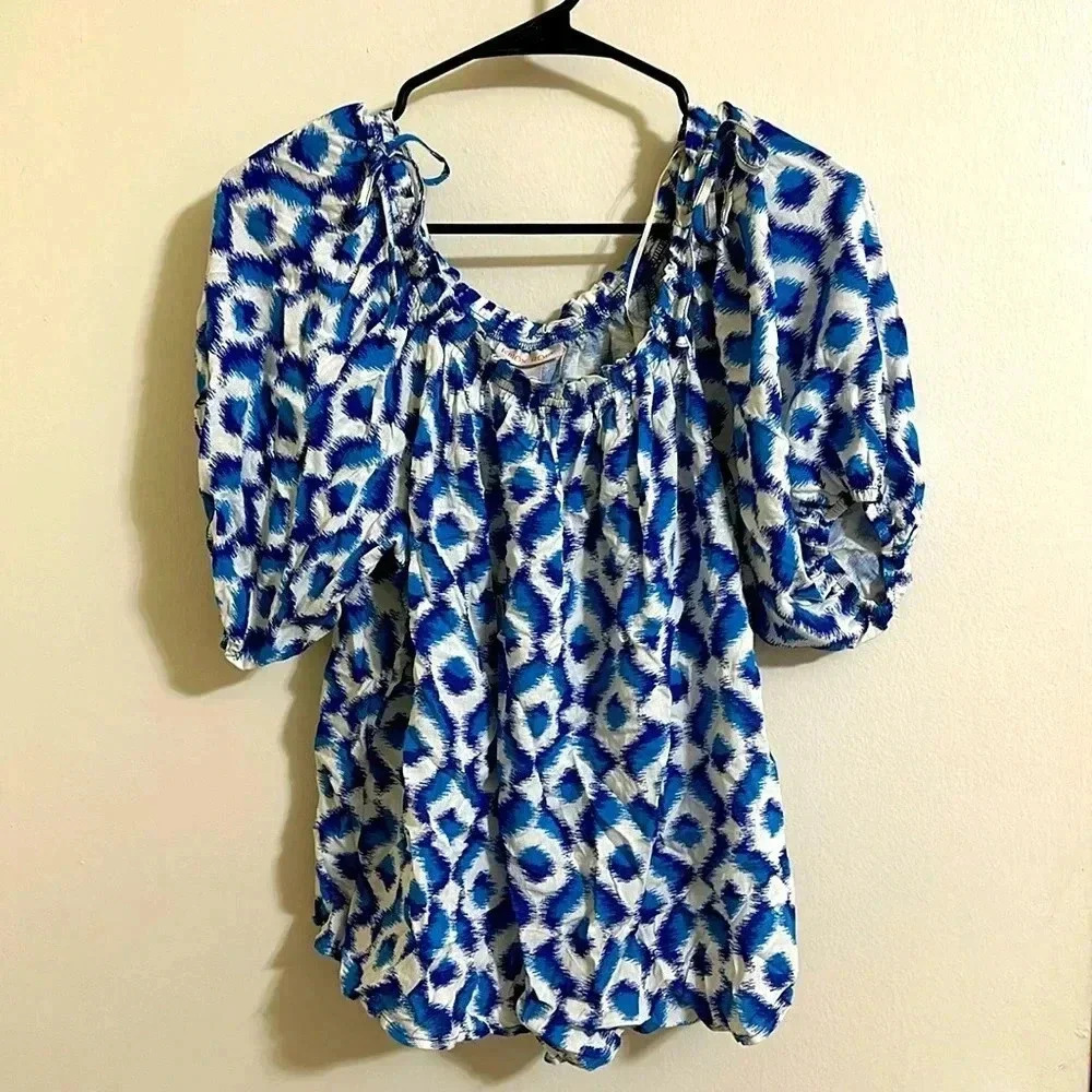 NWT‎ Knox Rose Geometric Tie Blouse